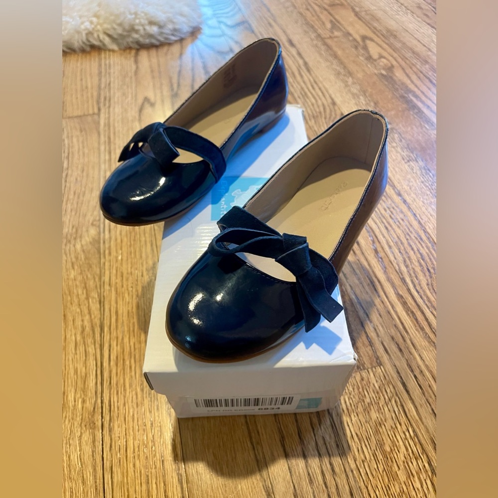 Brand new Elephantito patent navy blue girl shoes size 1.5